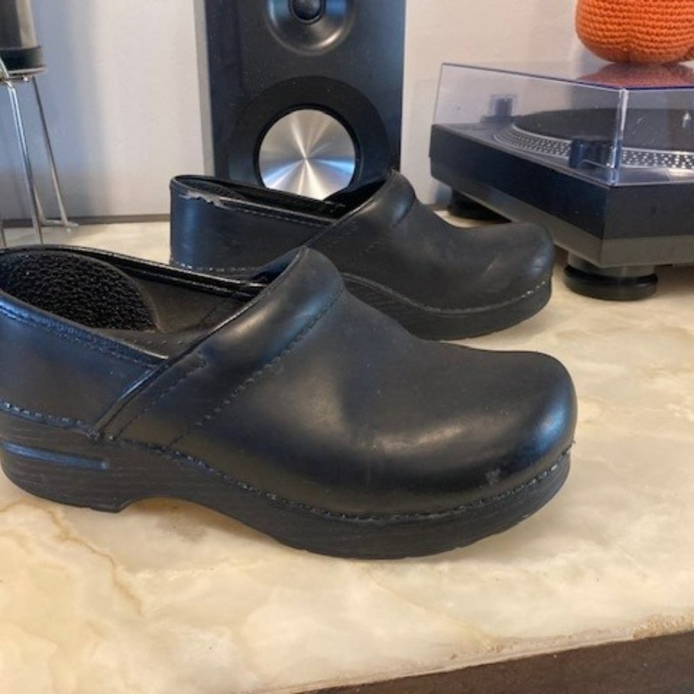 Dansko Size 37 Professional Black Oiled Leather Clogs - Picture 5 of 8